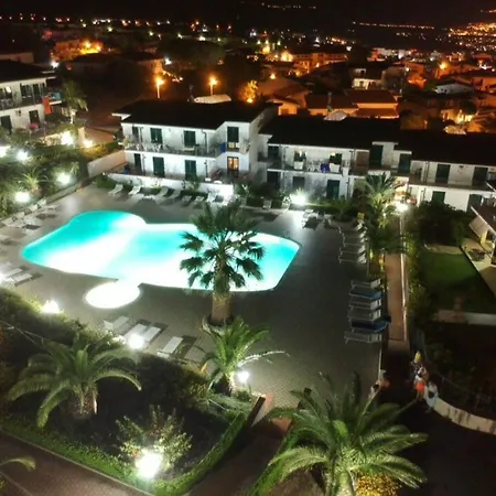 Parco Meridiana Apartment Scalea